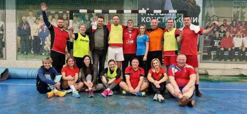 Россия. Ветераны волгоградских "Каустика" и "Динамо" сыграли товарищеский матч