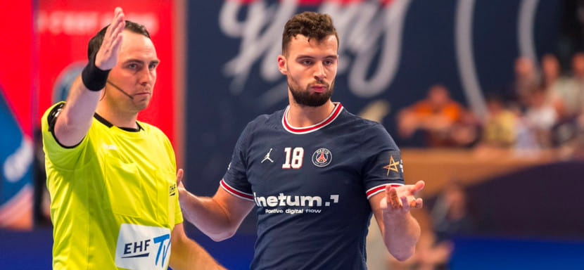 Координатор судейской программы ЕГФ Джордж Бебетсос: "Представители всех федераций заинтересовались использованием ВАРа"