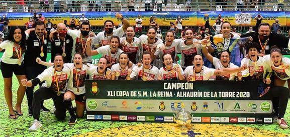 Испания. Известны четвертьфинальные пары женского Кубка страны —  на этой стадии встретятся "Малага" и "Бера-Бера"