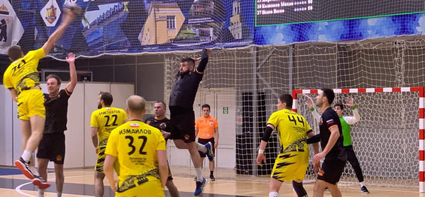 Кубок России. "Медведи" привезли команду Суперлиги в Ярославль. И даже попробовали навязать борьбу