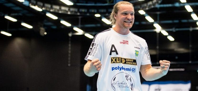 Кадровый слух. 34-летний рулевой шведского "Истада" Оскар Карлен может возглавить "Фленсбург"