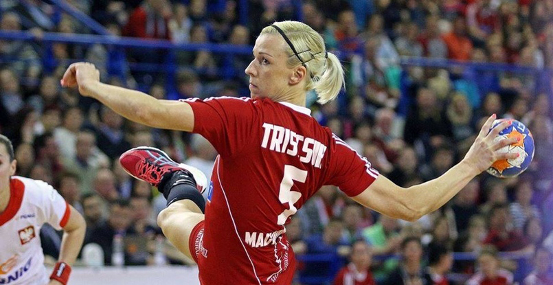 Кристина Трищук: "Когда при вручении паспорта зазвучал венгерский гимн, заплакала. Подумала о родителях и сестре, оставшихся в России"