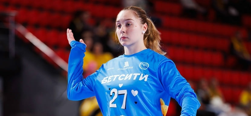 Голкипер сборной России и "Ростова" Анастасия Казьменко, скорее всего, больше не сыграет в этом сезоне из-за травмы колена