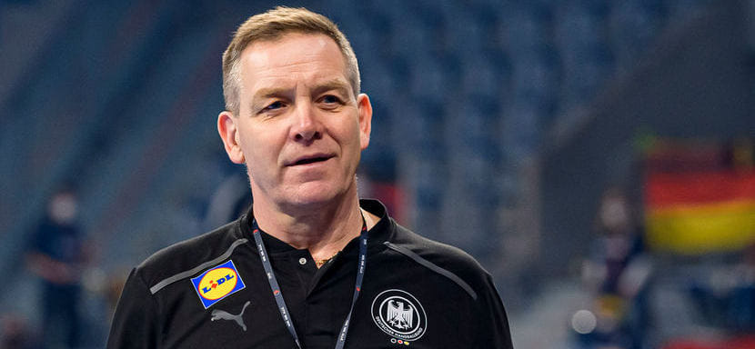 ЧЕ-2022. Альфред Гисласон: "У сборной Германии были проблемы, особенно в защите, потому что швейцарцы бросили нам вызов своей игрой "7 на 6"