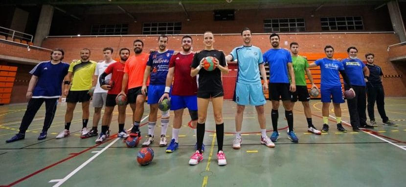 Испания. За мужскую команду "Альбасете" из региональной лиги будет играть женщина. Это 31-летняя Мирея Родригес