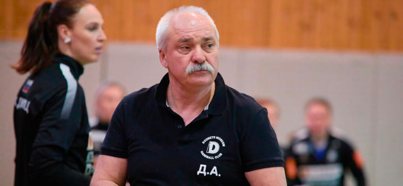 С Надеждой. Алексей Дзарданов: "Одни в "Дворце" в фактическом статусе бабушек, а другим – по 17…"