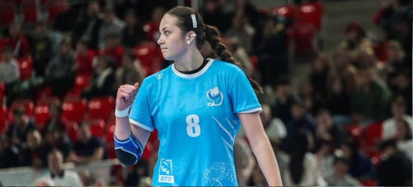 Olimpbet Суперлига. Анна Верещак и Варвара Сёмина продолжат карьеру в ЦСКА, об этом объявило "Динамо-Синара". Марина Судакова взяла паузу