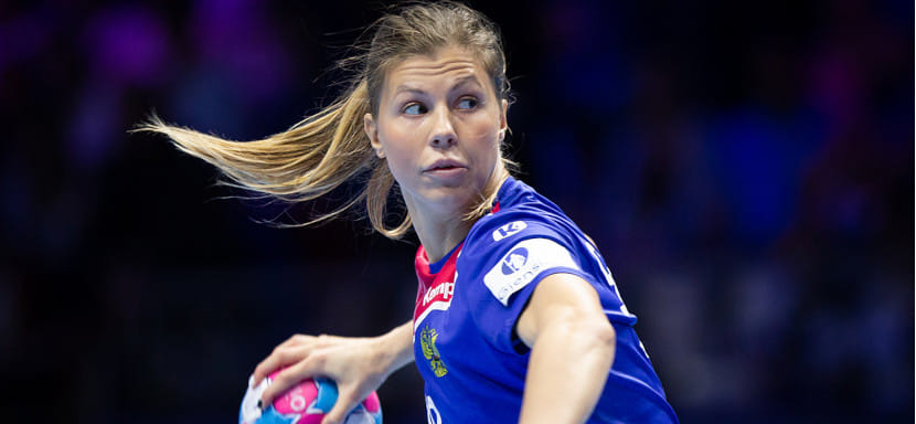 Olimpbet Суперлига. Официально. Дарья Самохина возобновляет игровую карьеру в "Астраханочке", Денис Сайфулин отказался возглавить дубль