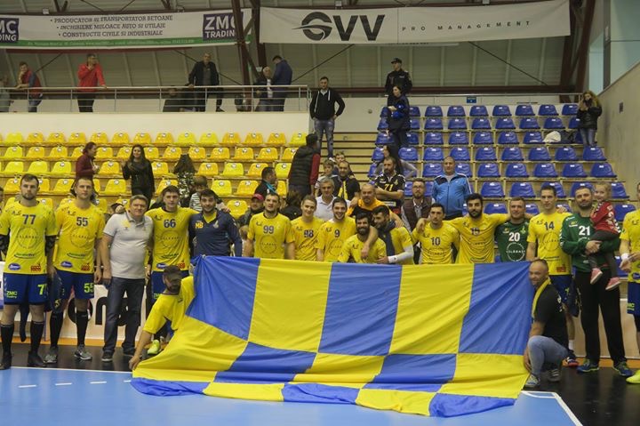 Линейный "Дунэри" Павел Гурковский: "Сергей Бебешко грамотно ведет игру — не теряется с заменами, держит все под контролем"