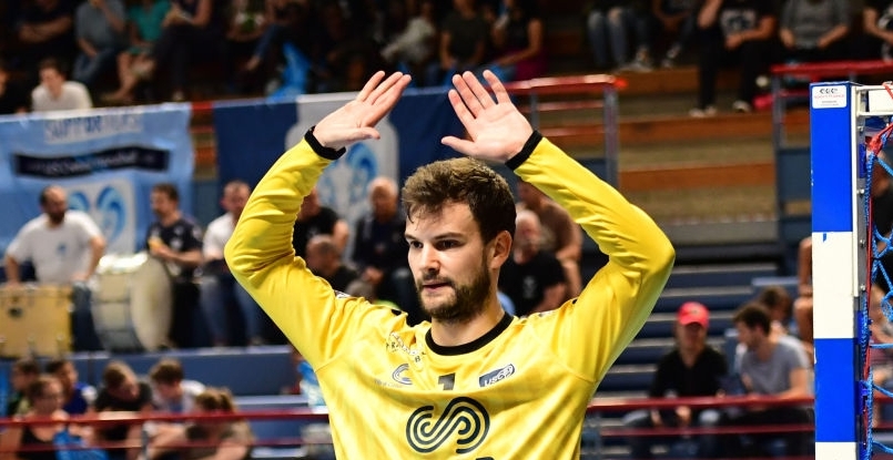 Франция. Хорватский голкипер Мате Шуньич продлил контракт с "Иври"