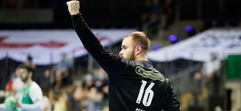 Бундеслига. 24-летний вратарь Фредрик Генц по окончании сезона покинет "Берлин". Он продолжит карьеру в "Битигхайме"