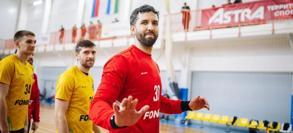 "У нас с Никитой Самарским 70 лет стажа на двоих". Эдуард Максутов — про "Ростов-Дон" и возвращение в гандбол