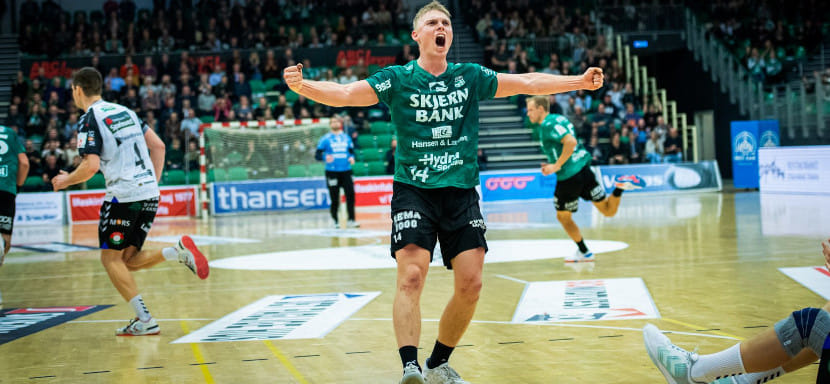 Линейный датского "Скьерна" Эмиль Бергхольт летом 2026 года станет игроком немецкого "Фленсбурга". Срок контракта — 3 года
