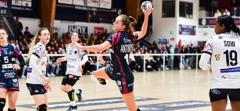 Франция. Бельгийская разыгрывающая Неле Антониссен продлила контракт с "Мериньяком"