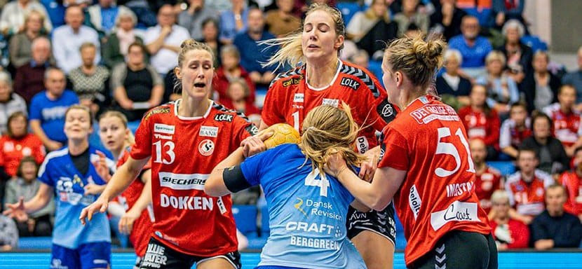 Дания. "Эсбьерг" во втором тайме дожал "Рандерс" и обеспечил себе как минимум второе место по итогам "регулярки"