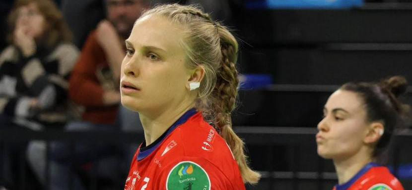 Российская линейная Екатерина Жукова продолжит играть в испанском чемпионате за "Порриньо"