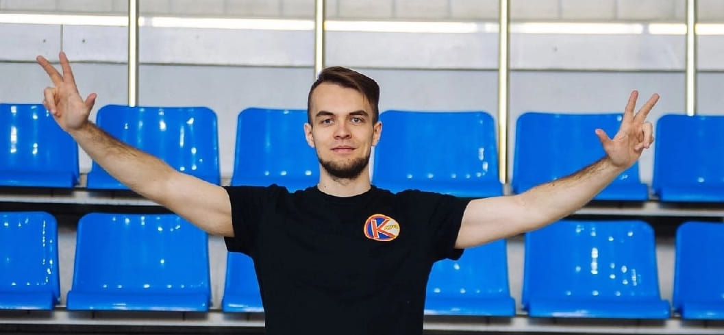 Фанатские истории. "Луч". "Да, теперь на матчи добираться дольше, но главное — мы выжили!"