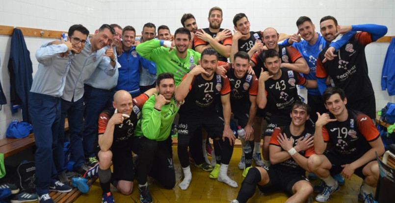 Испания. Претендующий на медали чемпионата "Адемар" минимально уступил "Вальядолиду", а "Бидасоа" укрепилась на второй строке