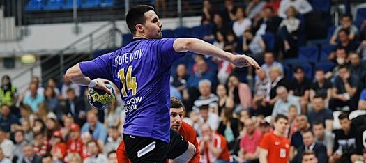 Кандидат в сборную России правый полусредний Максим Куретков спустя пять лет выступлений покинул состав "Чеховских Медведей"