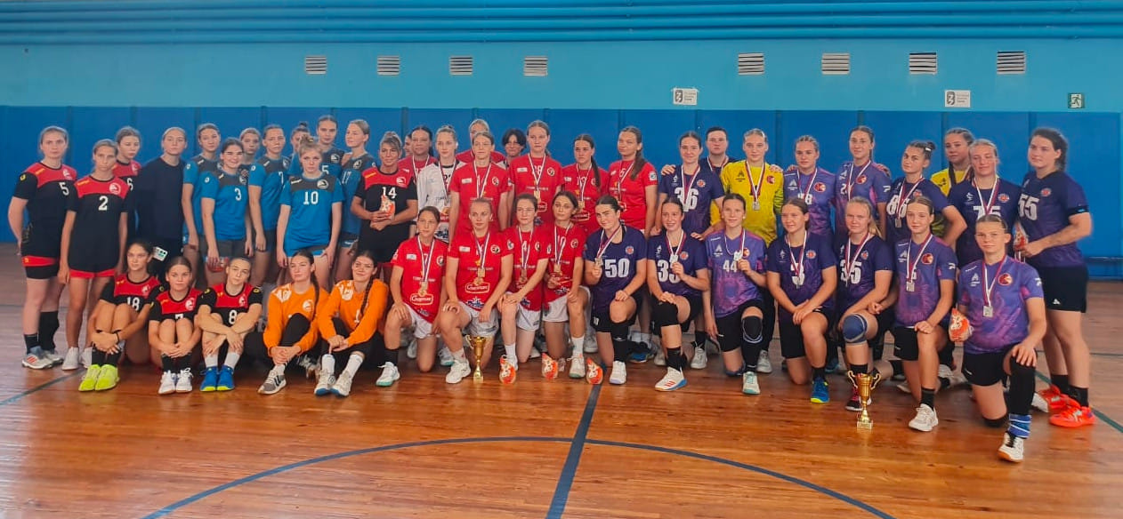 Высшая лига. Мария Попова: "Очень много новых игроков, поэтому сейчас работаем над сыгранностью команды" (ВИДЕО)