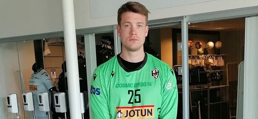 30-летний вратарь из Швеции Антон Хелльберг, выступавший за "Нанси", продолжит карьеру в норвежском "Рунаре"