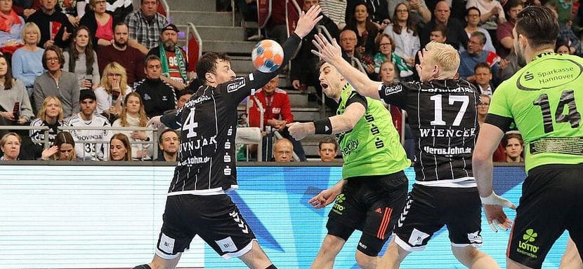 Бундеслига. Словенский полусредний "Ганновера" Нейц Цехте выбыл из строя на несколько недель