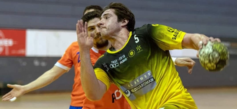 Испания. "Кангас" завершил формирование состава, арендовав у "Порту" правого крайнего Мигела Баптишту