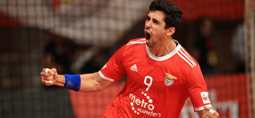 Франция. Левый полусредний португальской "Бенфики" Арнау Гарсия стал игроком "Иври"