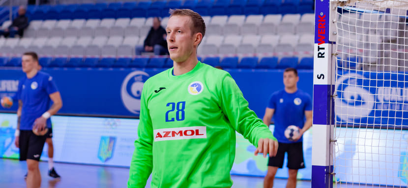 ЧЕ-2022. Сэйв голкипера сборной Украины Максима Вьюника в матче с россиянами признан лучшим во втором туре группового раунда (ВИДЕО)