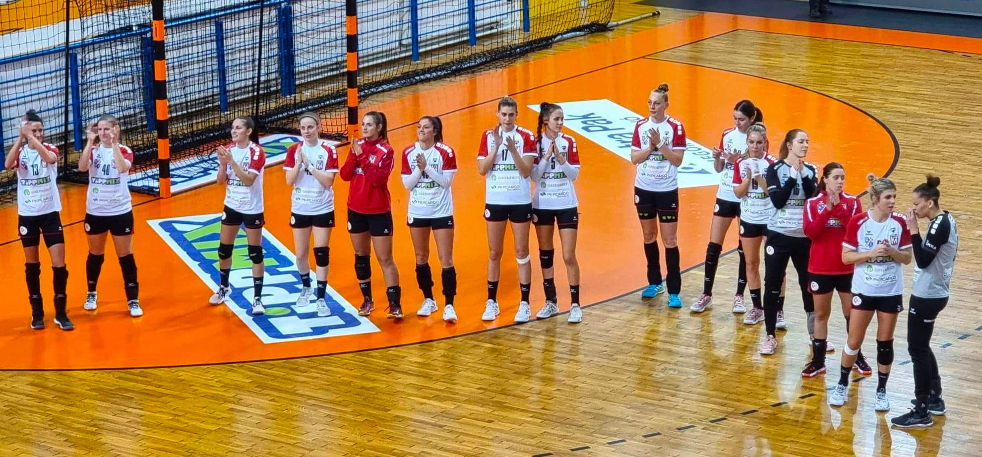 Венгрия. В единственном матче дня "Дунауйварош" дома обыграл "Шиофок" и поднялся на четвёртое место в таблице