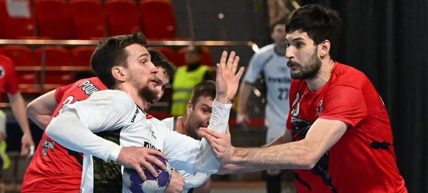 "Пермские медведи" на своей площадке победили "Виктор" в матче Суперлиги. Крайний Андрей Волхонский отличился девять раз