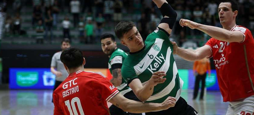 Португалия. "Спортинг" дома крупно обыграл "Бенфику" в матче финального раунда чемпионата страны и продолжил лидировать