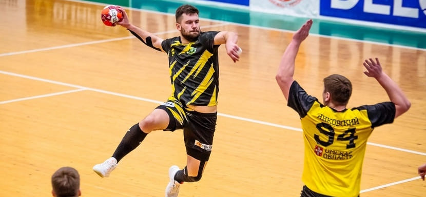 Olimpbet Суперлига. Капитан СГАУ-"Саратова", левый полусредний Артём Пономарёв продолжит карьеру в "Пермских медведях"