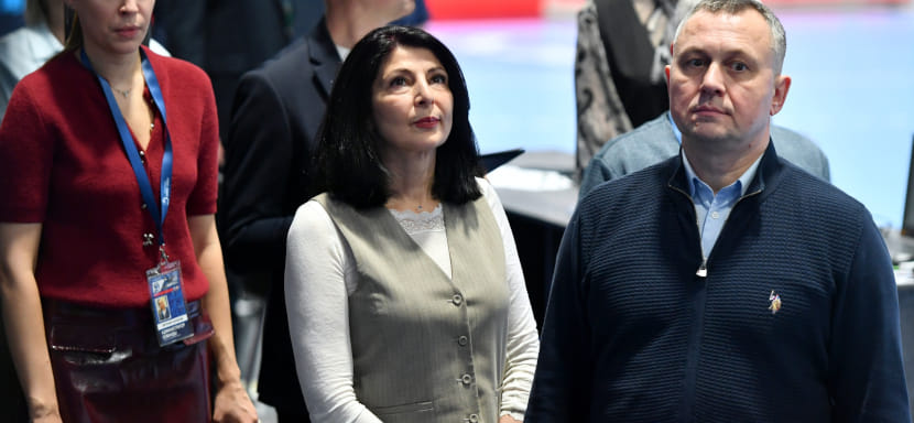 Руководитель СШ по гандболу "Динамо" Стелла Вартанян удостоена знака "За деловое сотрудничество с ТМК"