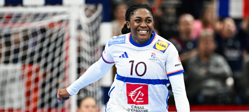 Экс-разыгрывающая "Ростова" Грас Заади — новый капитан сборной Франции. У гандболистки 202 матча и 399 голов в составе команды
