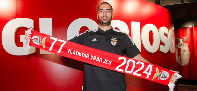 Португалия. Официально. Экс-линейный команды "Мешков Брест" Владимир Враньеш подписал контракт с "Бенфикой", победившей в Евролиге