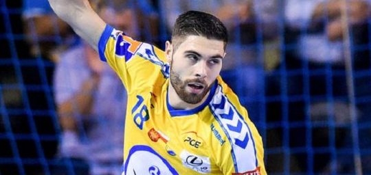 Правый крайний "Виве" и сборной Словении Блаж Янц из-за проблем с плечом выбыл до конца года