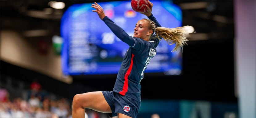 Норвежки не оставили шансов бразильянкам. Скандинавская сборная стала последним полуфиналистом олимпийского турнира