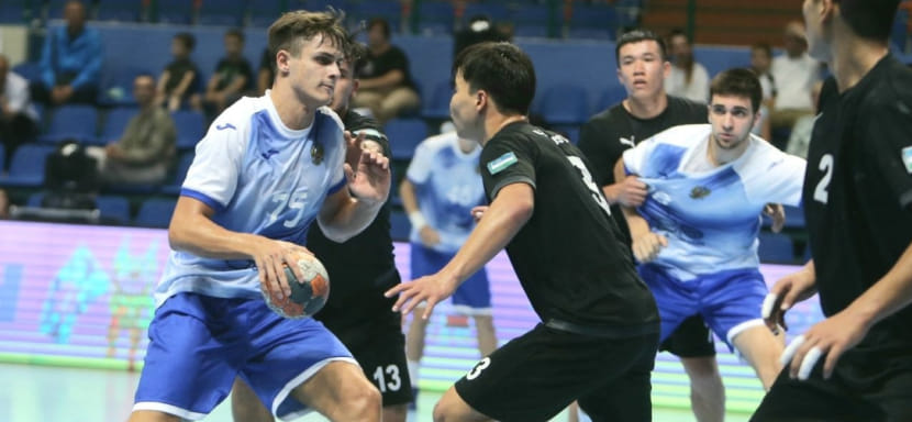 Olimpbet Суперлига. Никита Резник: "Смотрю внимательно за Вяхиревой. Дома висят портреты Месси"