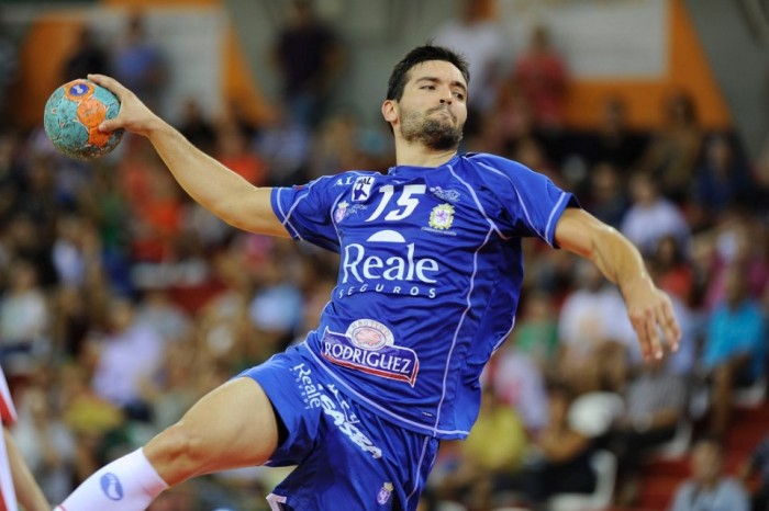 "Адемар" потерял Карильо до конца года