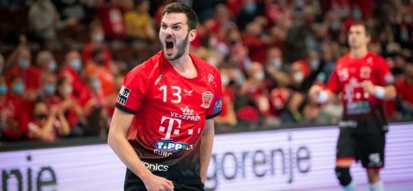 Вице-чемпион Европы-2012, 37-летний сербский разыгрывающий Петар Ненадич принял решение завершить игровую карьеру