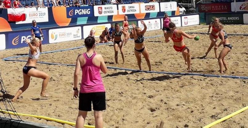 Пляжный гандбол. Владимир Банников о поражении россиянок от голландок: "Не повернется язык упрекнуть кого-то из наших игроков"