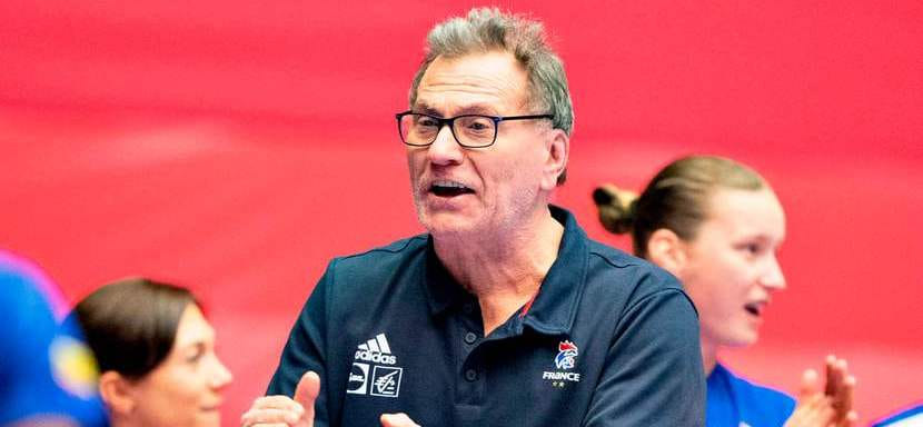 ЧЕ-2022. Оливье Крюмбольц: "Потрясен качеством игры своей команды против довольно сильной сборной Чехии"