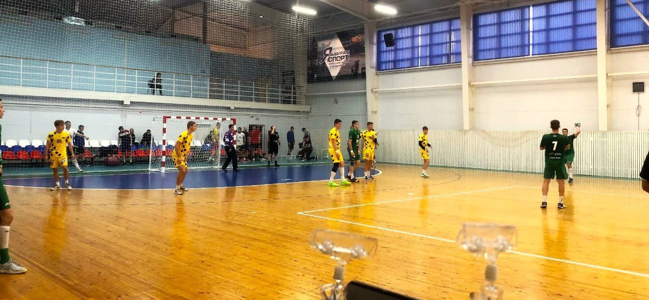 Товарищеский матч. "Зилант" обыграл с разницей в семь мячей саратовский дубль и теперь померится силами со СГАУ-"Саратовом" из Суперлиги