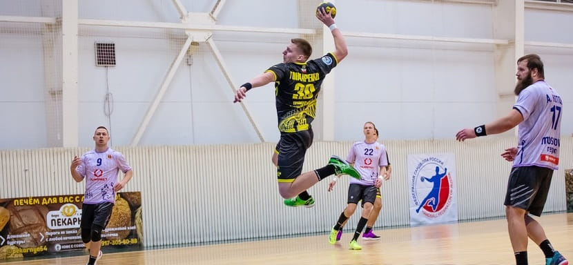 28-летний линейный Кирилл Гончаренко продлил контракт с саратовскими "аграриями"