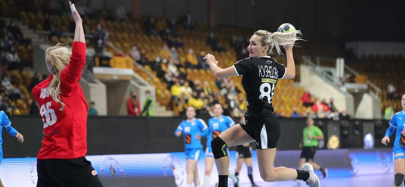 Кубок России. "Ростов-Дон" разгромил "Динамо-Синару" и вышел в "финал четырех". Кристина Кожокарь забросила десять мячей