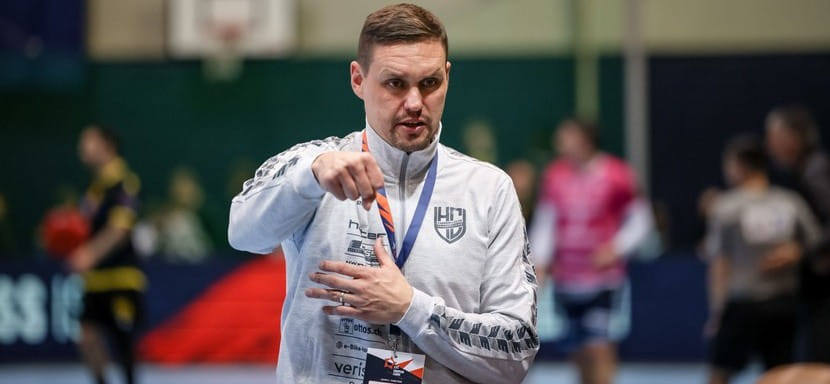 Швейцария. Словацкий специалист Петер Кукучка, известный по работе со сборной своей страны, после этого сезона покинет "Кринс-Люцерн"