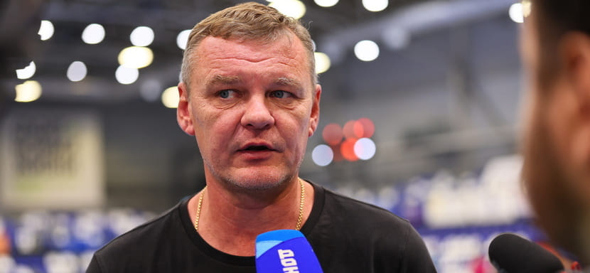 Александр Бурмистров: "Настраивали девчонок так: если хотите играть в Суперлиге, то должны показать себя. Смотрят другие команды, тренеры, все смотрят"