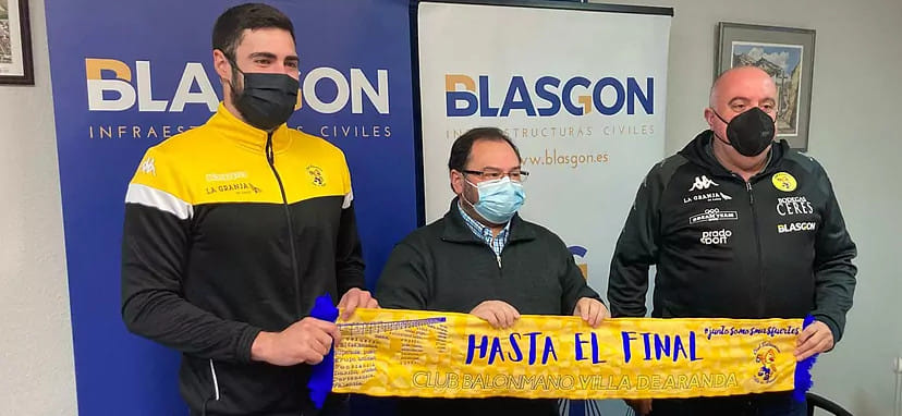 Испания. "Вилья де Аранда" продлила контракты с тренером Альберто Суаресом и капитаном команды Виктором Мехиасом