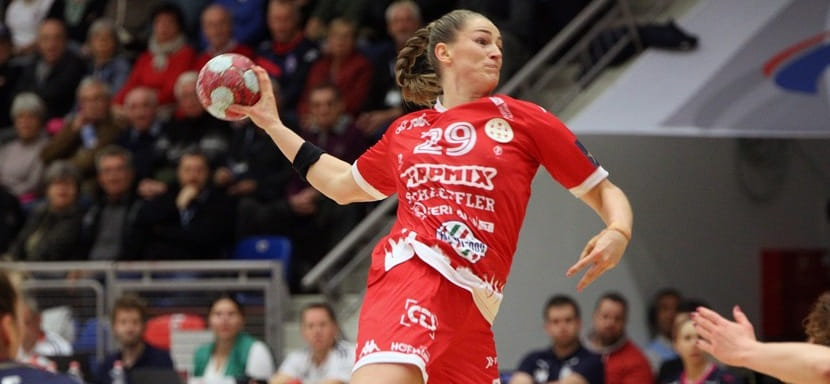 Полусредняя сборной Швеции Кристин Торлейфссдоттир продлила контракт с венгерским "Дебреценом"